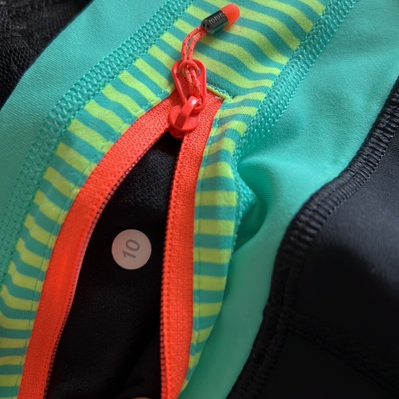 Lululemon pants - Picture 3 of 4